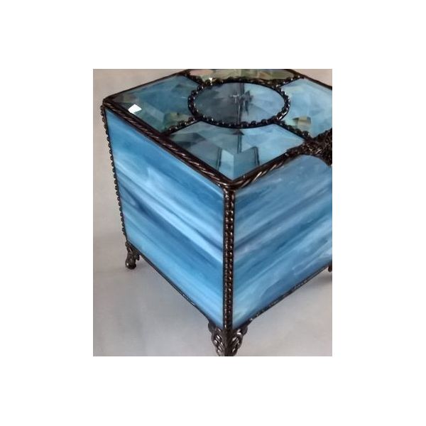 Chaînette à boule. Diamètre 3.2mm. Laiton brut. Le mètre