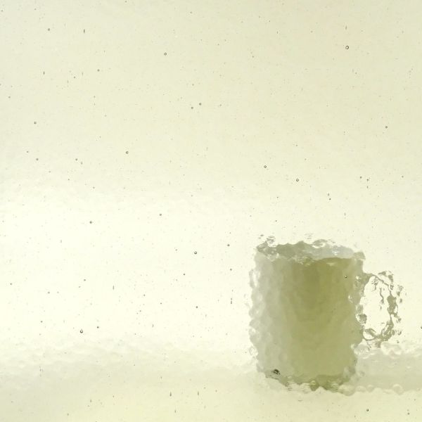 Wissmach 0001 Corella. Ambre pâle translucide structuré