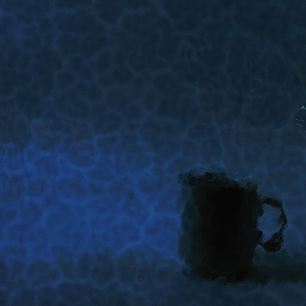 Wissmach 378 Mystic. Bleu-fumé foncé. Translucide structuré