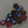 Cabochon rond 12mm. Rouge irisé.