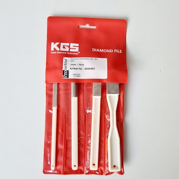 Jeu de 4 limes diamant. Manche  blanc (158mm). Grain 800