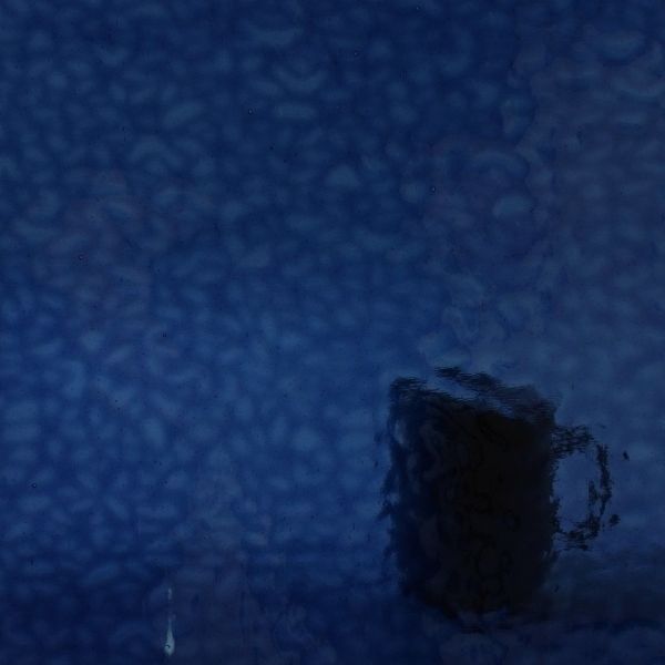 Wissmach 378 English Muffle. Bleu-fumé foncé. Translucide structuré