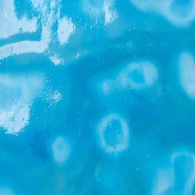 Mississipi River Glass 5019 M Blanc bleu clair opaque