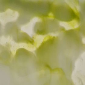 Mississipi River Glass 4017 M Blanc jaune clair semi-translucide