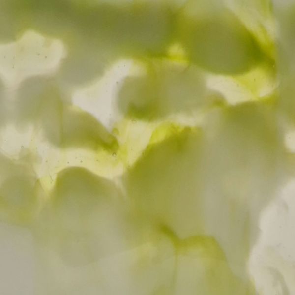 Mississipi River Glass 4017 M Blanc jaune clair semi-translucide