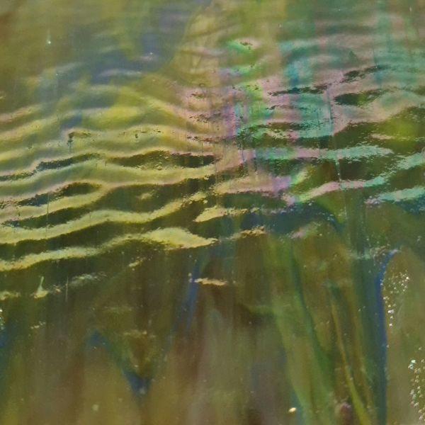 Mississipi River Glass 7100 IR Jaune bleu vert opaque irisé texturé
